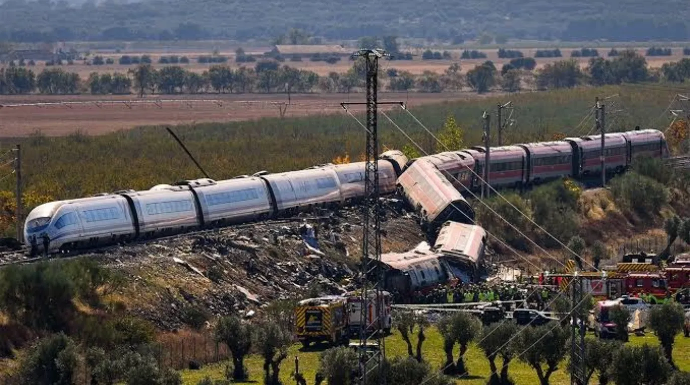 Terrible Train Collision in Spain Over 60 Dead as Two High Speed Trains Crash
