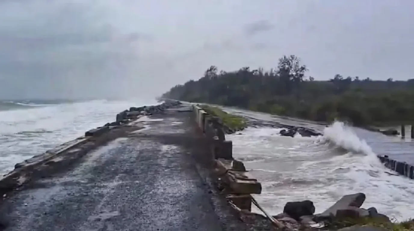 Cyclone ‘Arnab’ Tragedies, Five Dead in Andhra Pradesh as Storm Disrupts Life, Government Announces ₹5 Lakh Ex Gratia