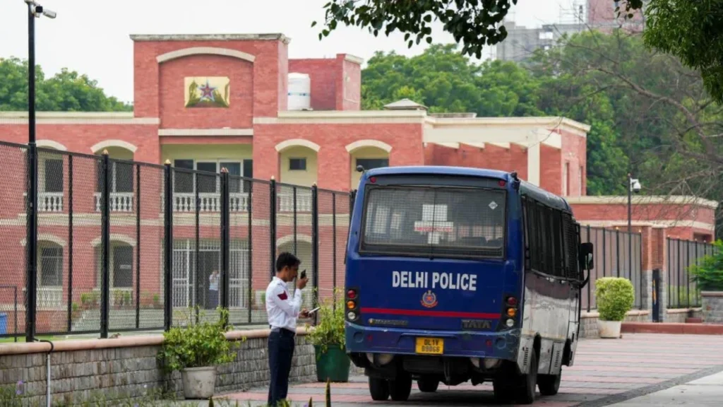 Delhi Schools Faces Wave of Bomb Threats