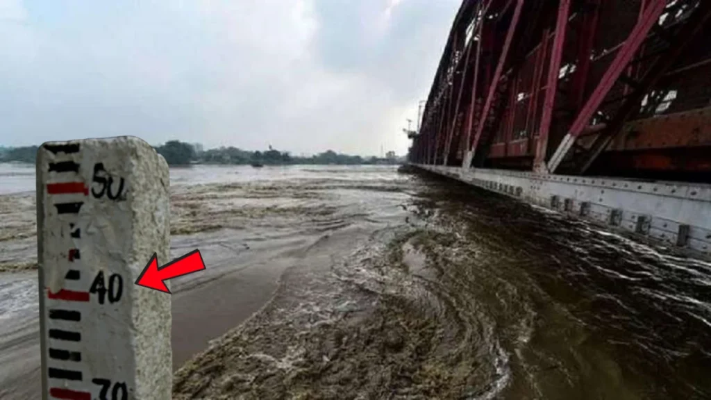 Yamuna River Water Level Rises, Delhi and Noida on Alert
